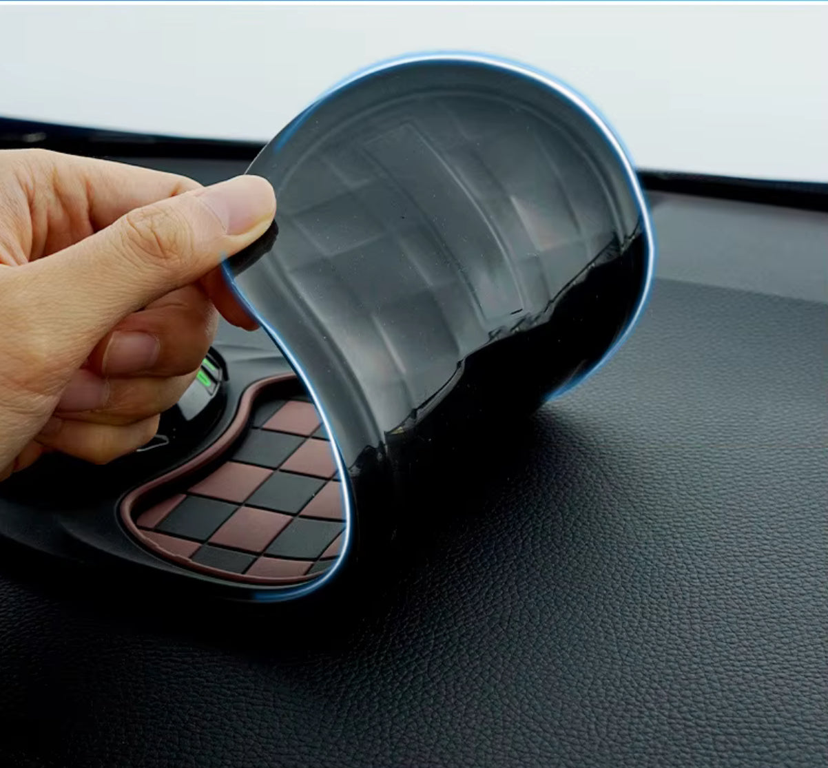 🚘AutoGrip Max – Alfombrilla Multifuncional Antideslizante